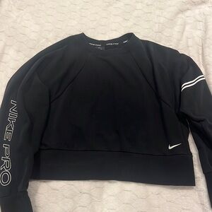 Nike pro cropped crew neck